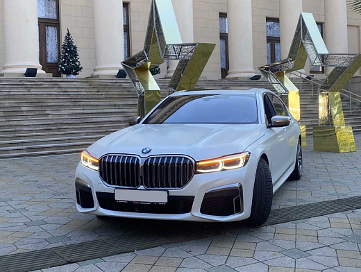 BMW M760 LI X DRIVE 6.0 2019 AT